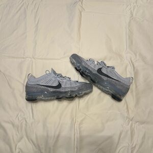 Men’s Size 13 Vapormax (Grey)